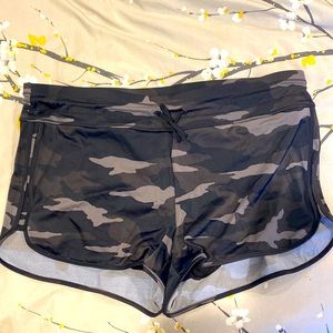 NWT Altheta Freestyle Camo Surge Short size XL